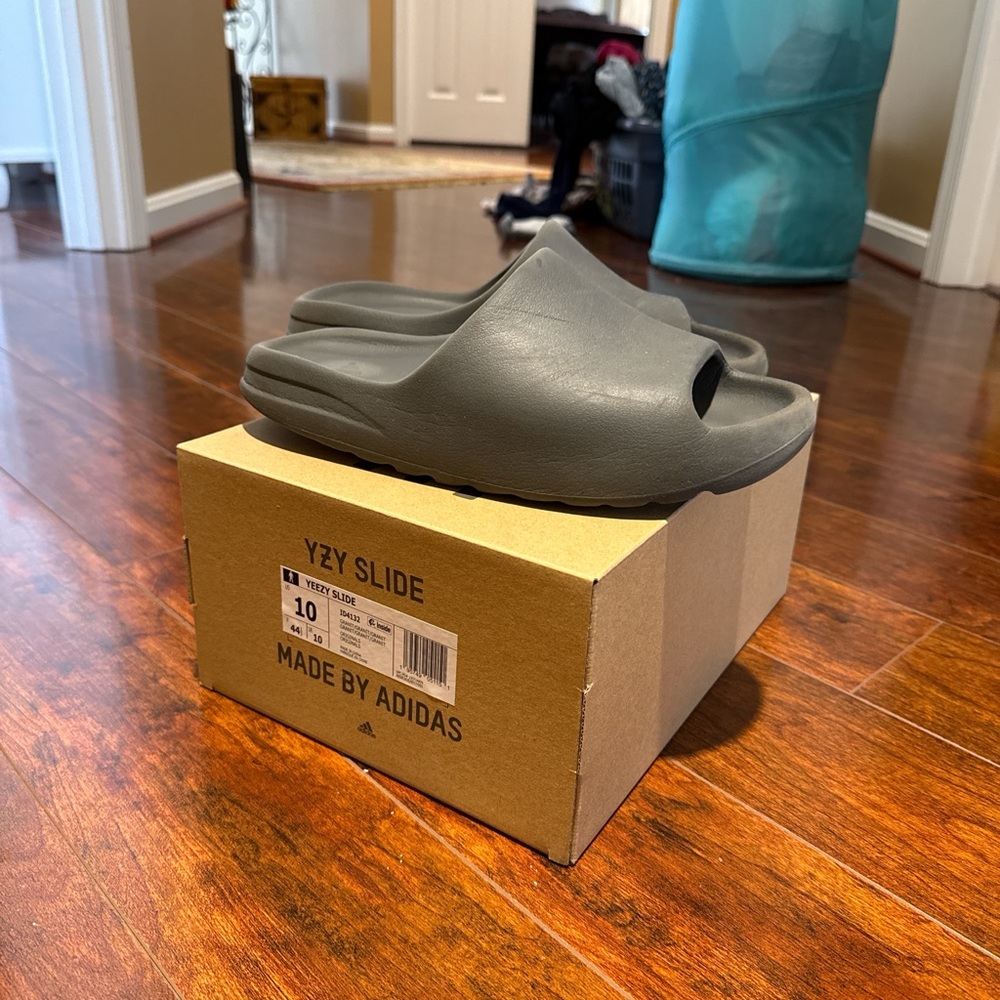 Adidas YZY Slide in Dark Gray